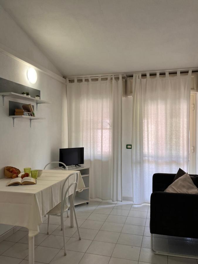 Appartamenti Le Mimose Santa Maria Navarrese Exterior foto